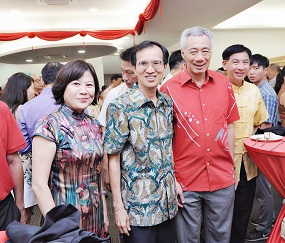 与新加坡总理李显龙 合影.jpg